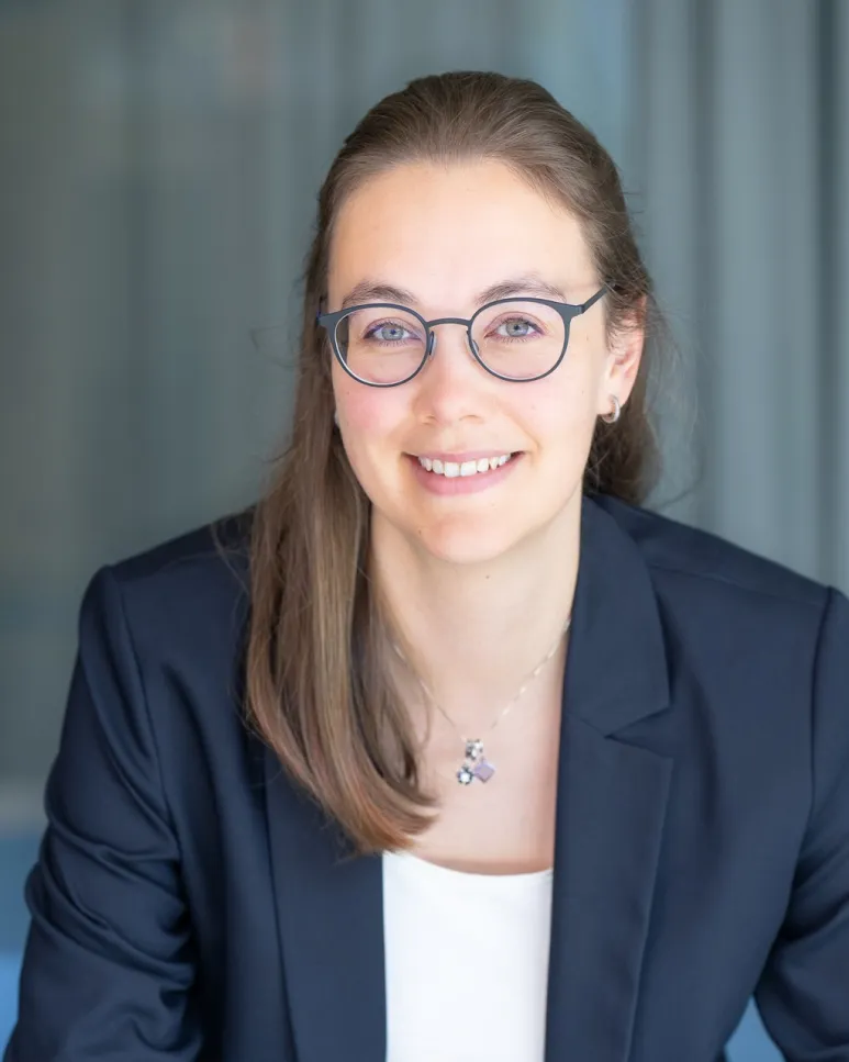 Anke V. Reinschluessel